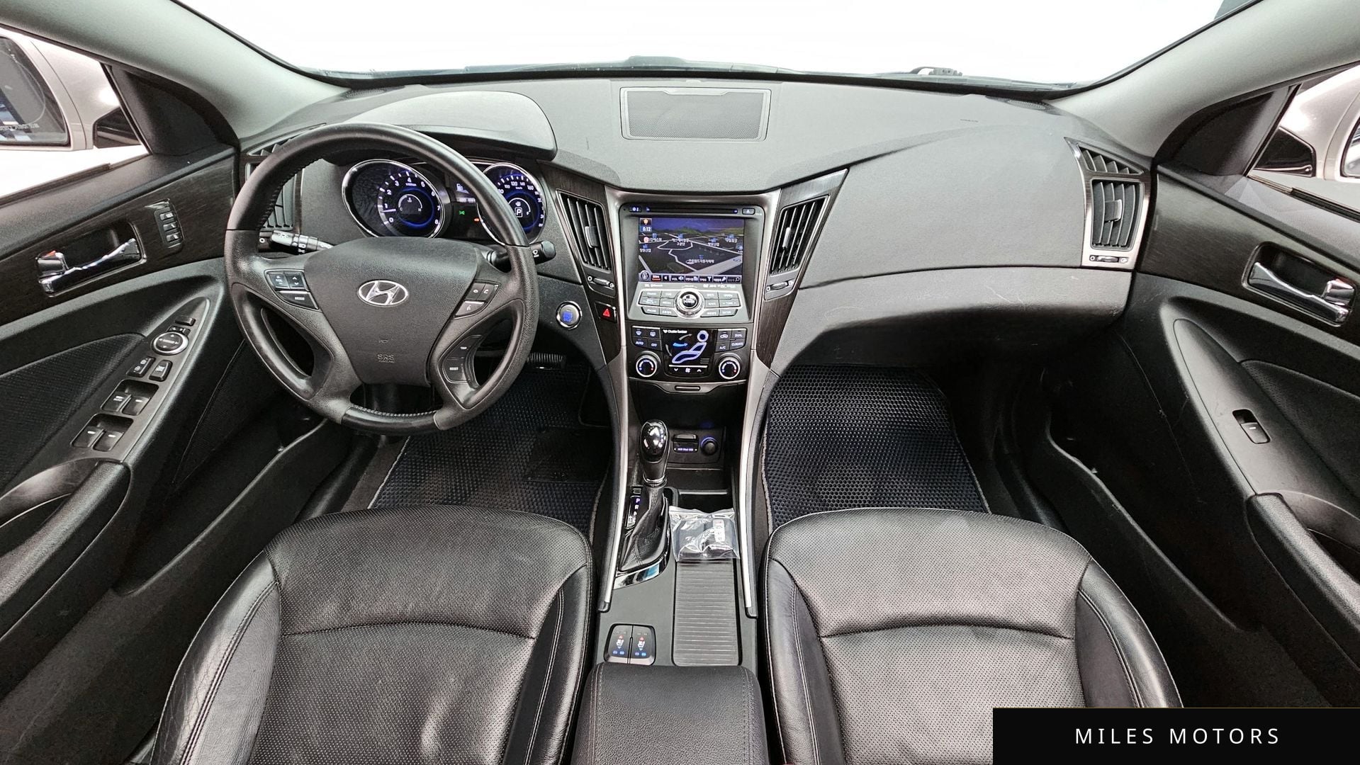 Hyundai Sonata 2012 — миниатюра 10