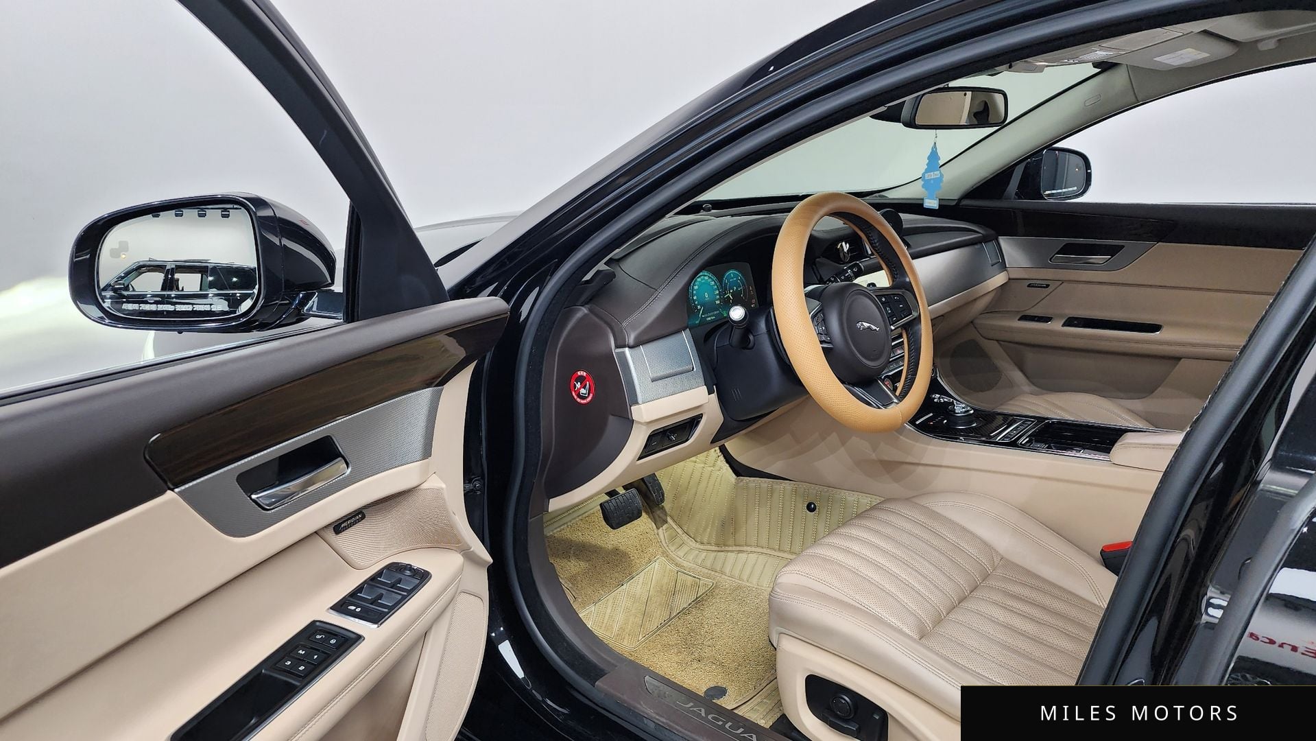 Jaguar XF (X260) 2018 — миниатюра 13