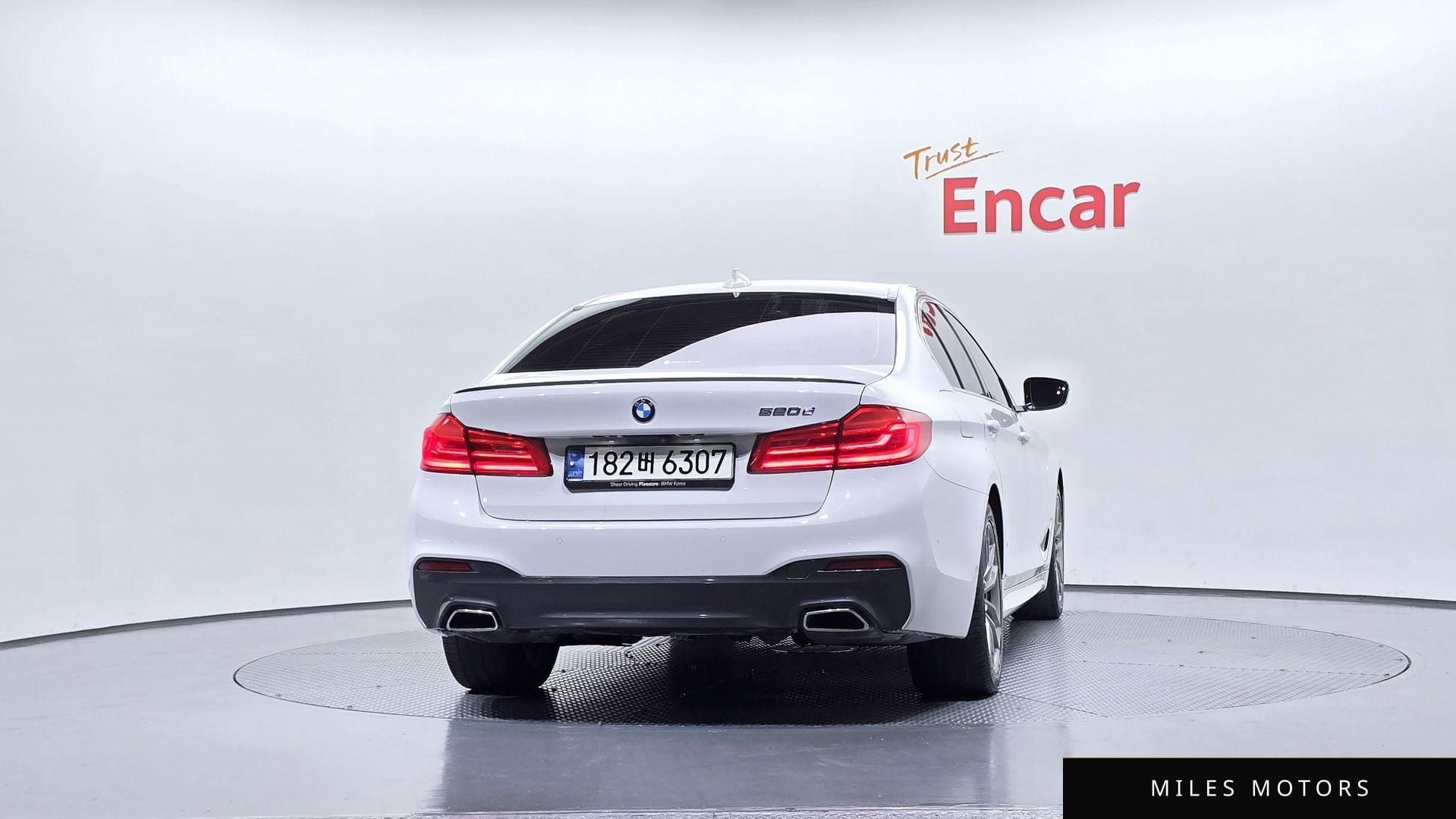 BMW 5 Series (G30) 2019 — миниатюра 4
