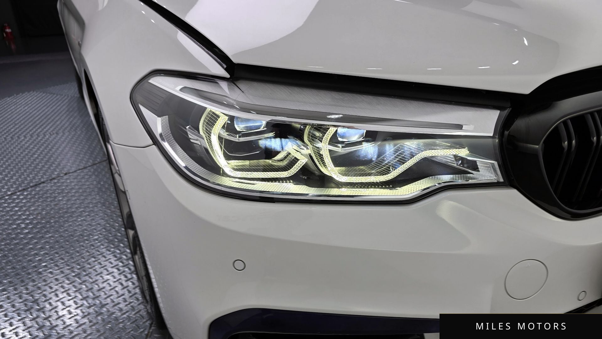 BMW 5 Series (G30) 2019 — миниатюра 8