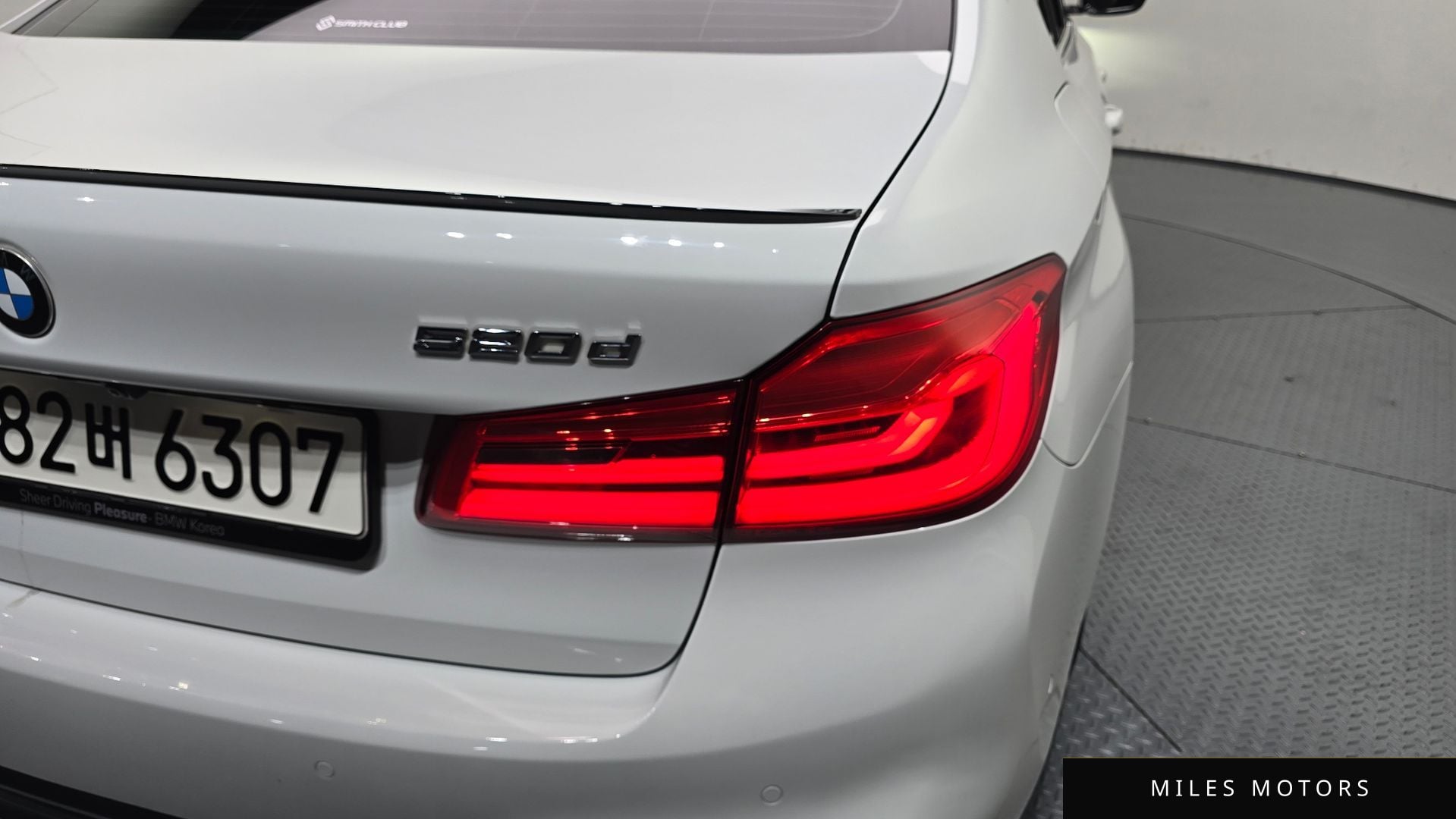 BMW 5 Series (G30) 2019 — миниатюра 9