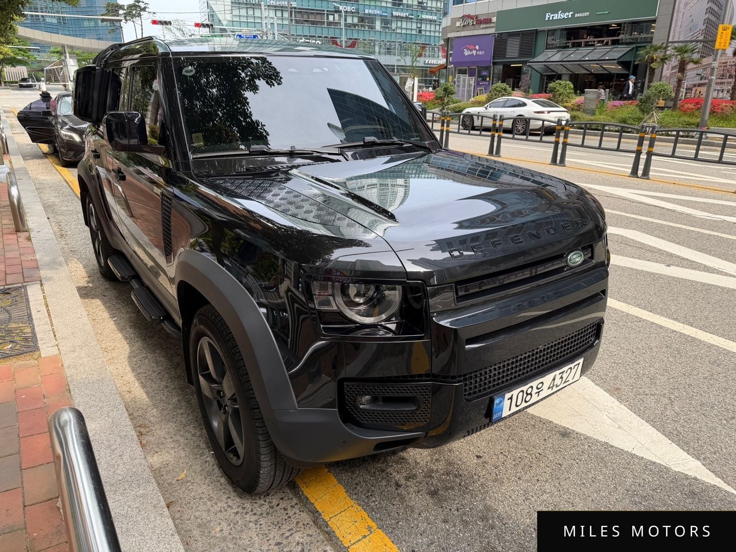 Land Rover Defender 2022 — миниатюра 5