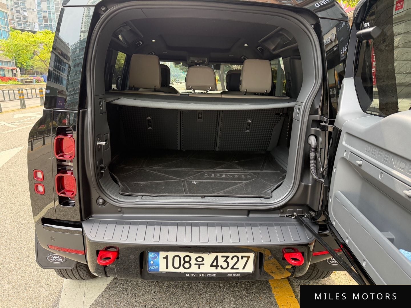 Land Rover Defender 2022 — миниатюра 12