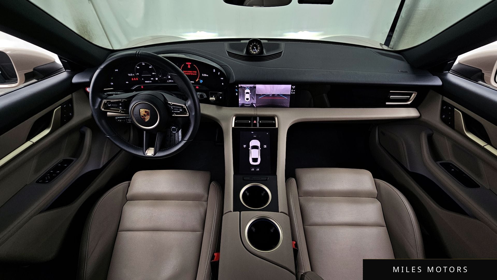 Porsche Taycan 2022 — миниатюра 10