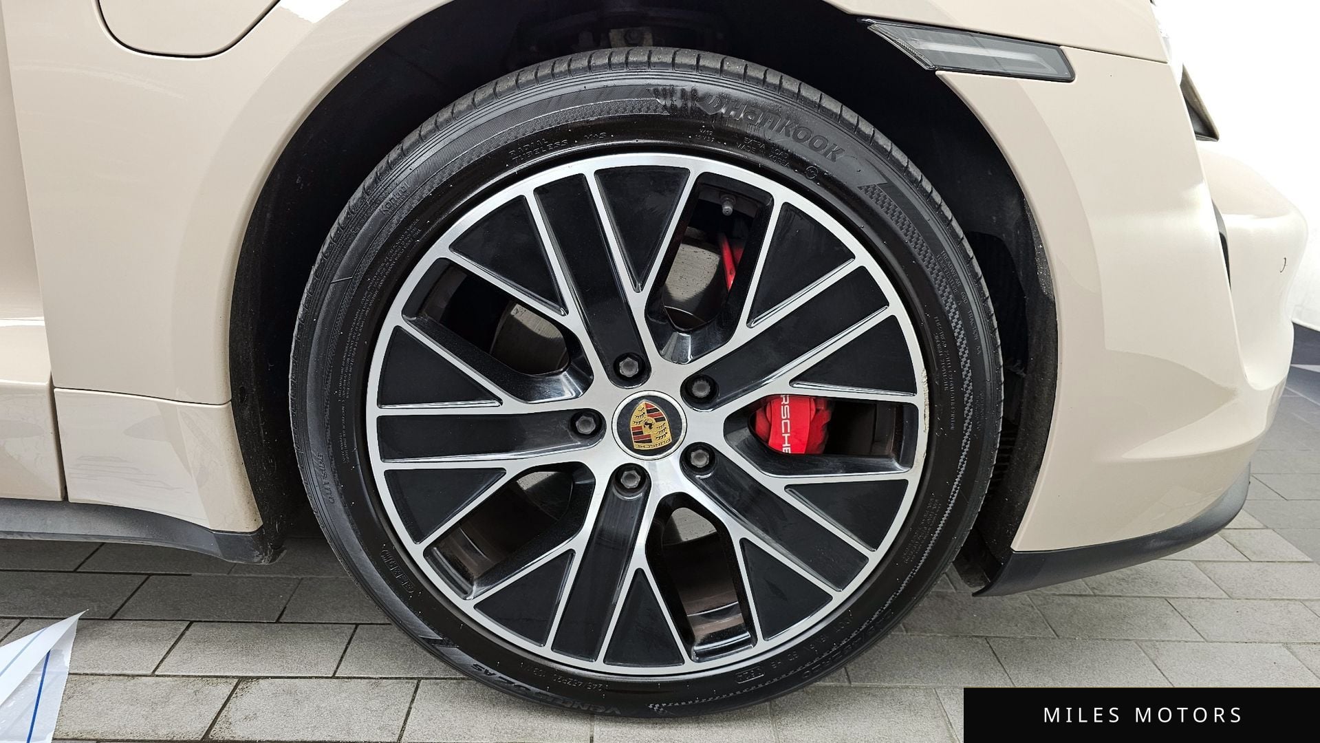 Porsche Taycan 2022 — миниатюра 7