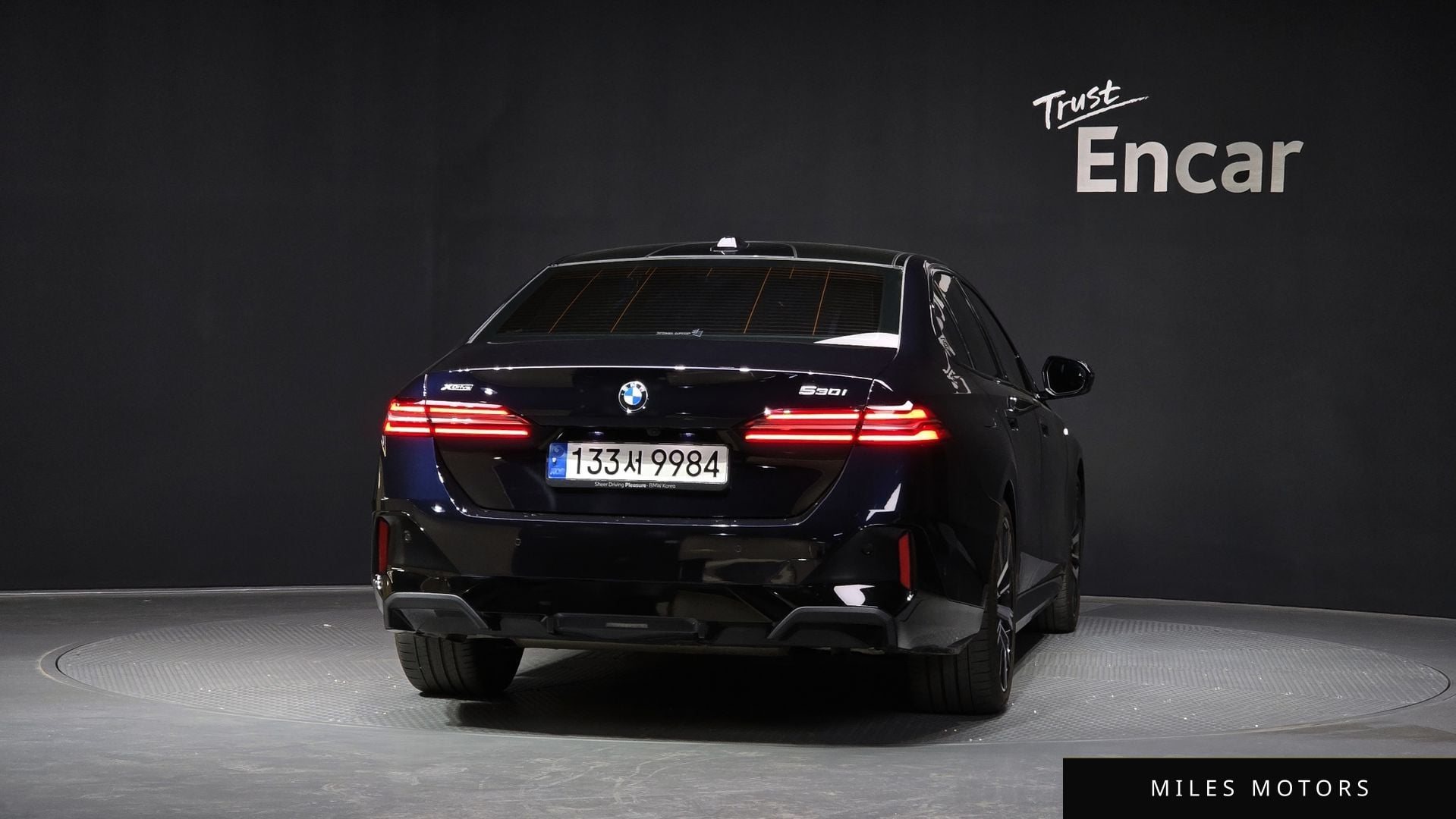 BMW 5 Series (G60) 2024 — миниатюра 4