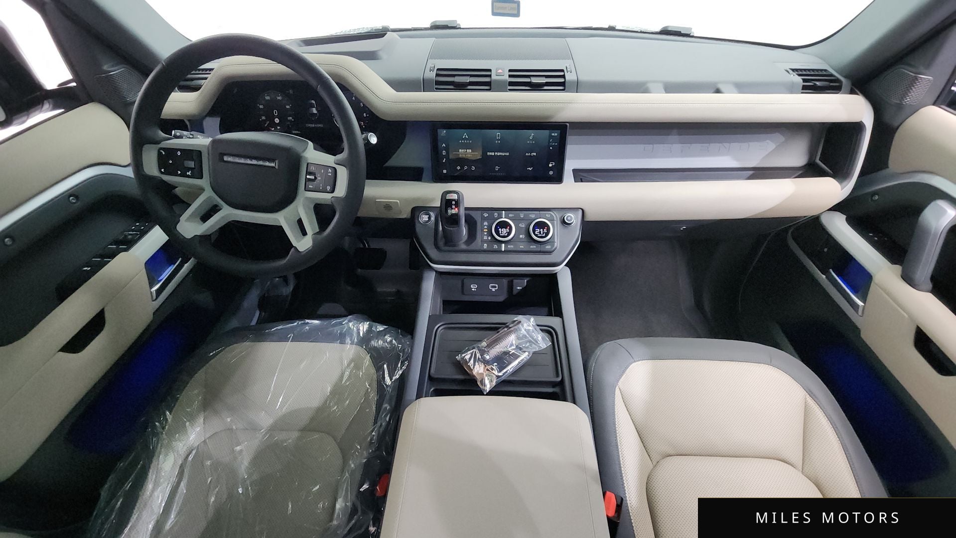 Land Rover Defender 2023 — миниатюра 10