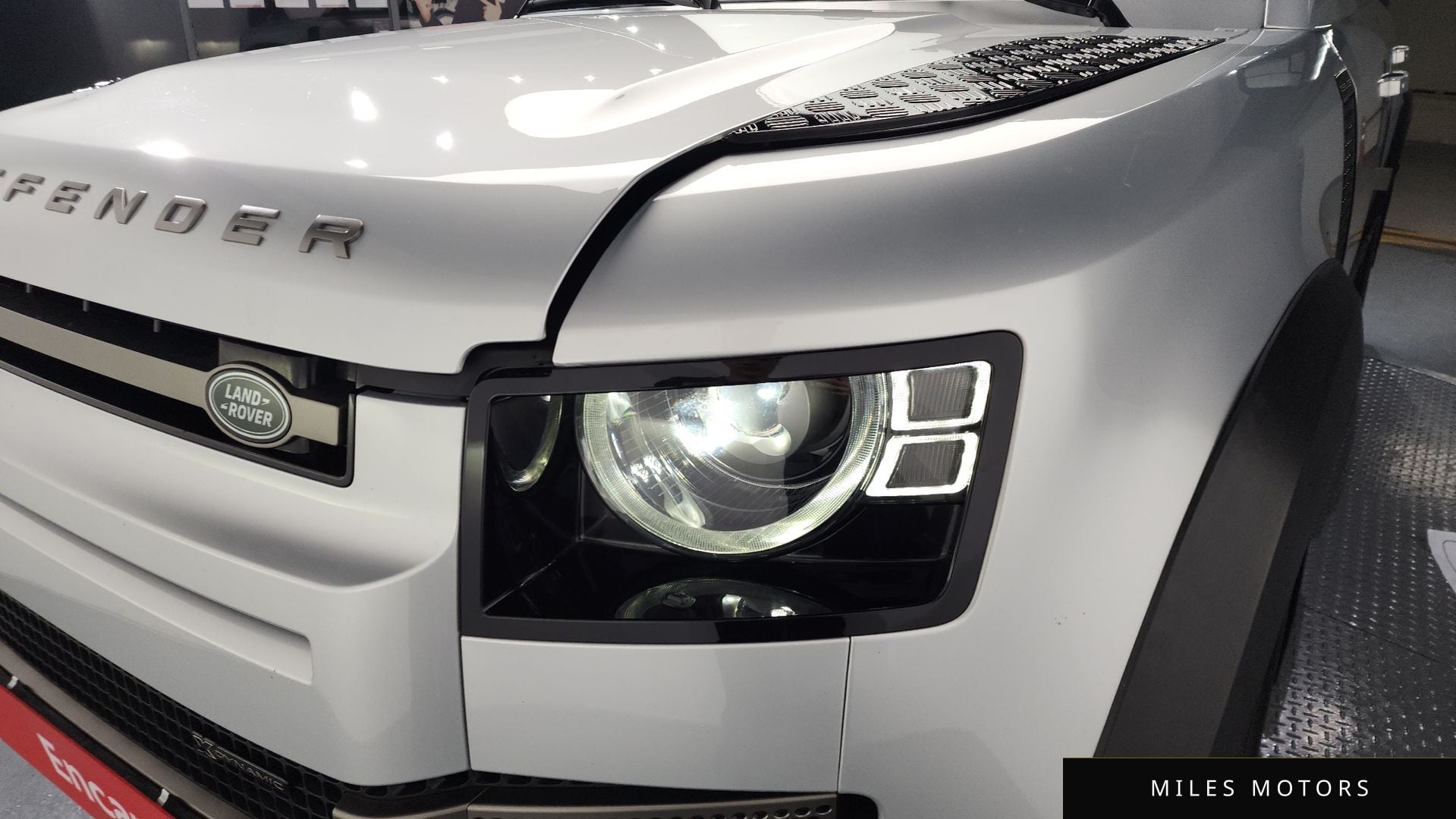 Land Rover Defender 2023 — миниатюра 8