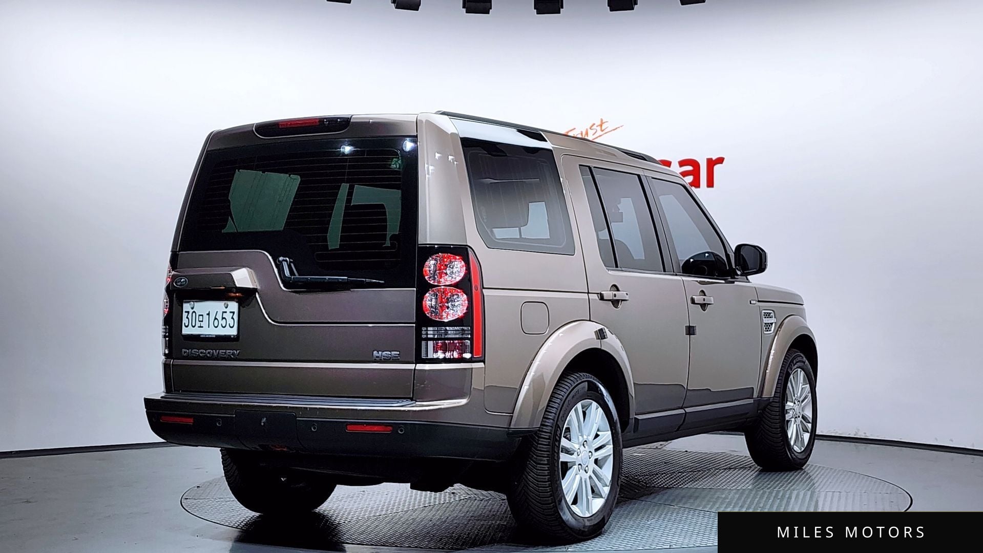 Land Rover Discovery 2015 — миниатюра 2