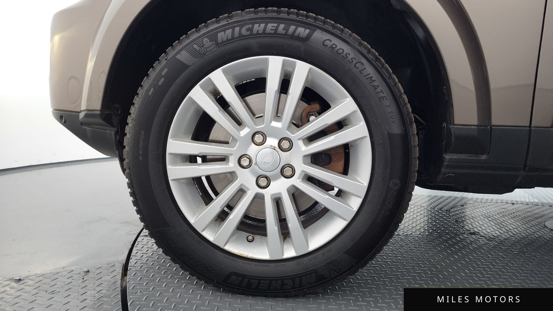 Land Rover Discovery 2015 — миниатюра 5