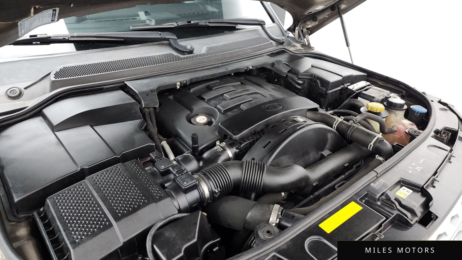Land Rover Discovery 2015 — миниатюра 6