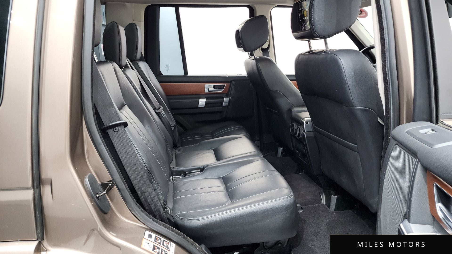Land Rover Discovery 2015 — миниатюра 11