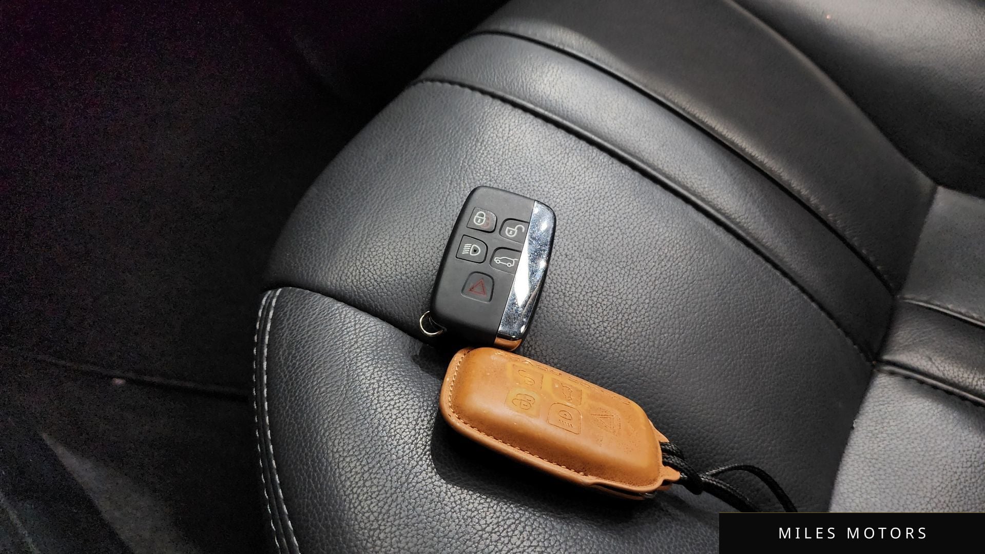 Land Rover Discovery 2015 — миниатюра 17
