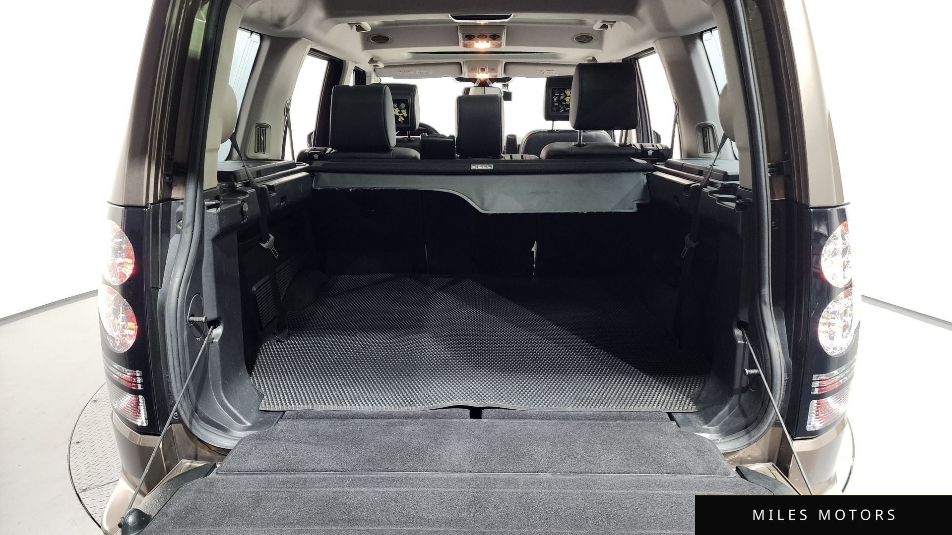 Land Rover Discovery 2015 — миниатюра 19