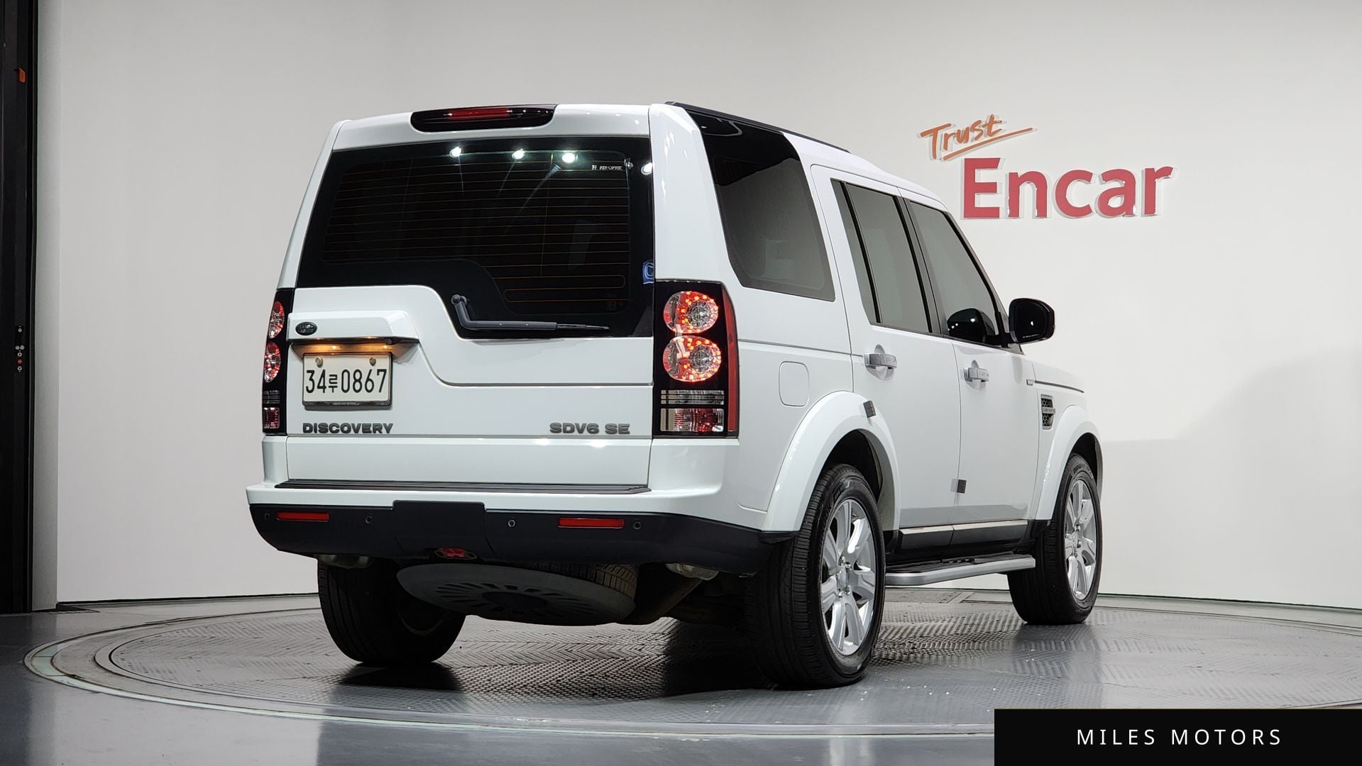 Land Rover Discovery 2016 — миниатюра 2
