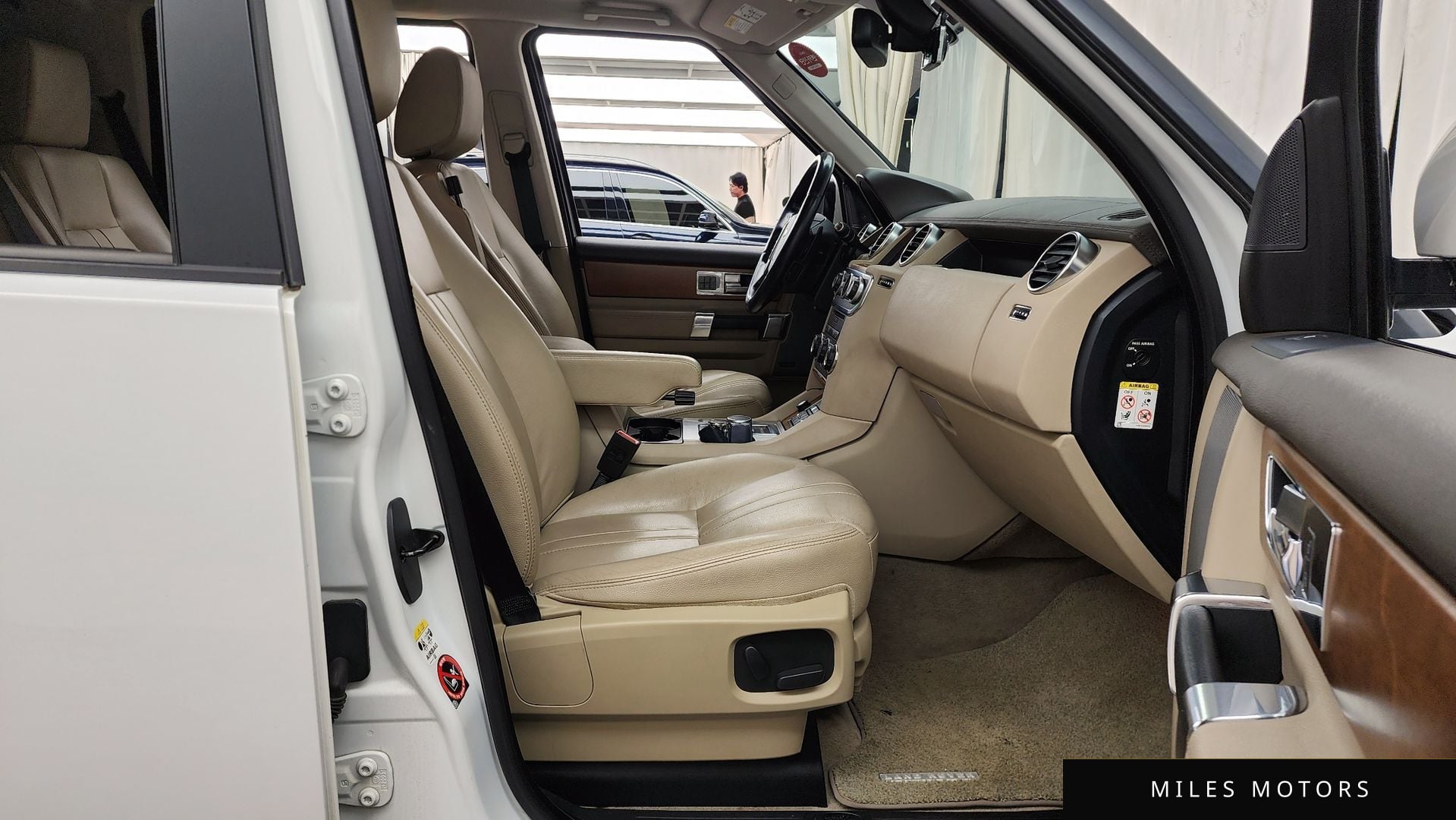 Land Rover Discovery 2016 — миниатюра 11