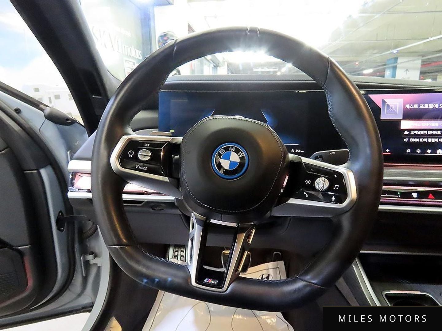 BMW i7 (G70) 2023 — миниатюра 8