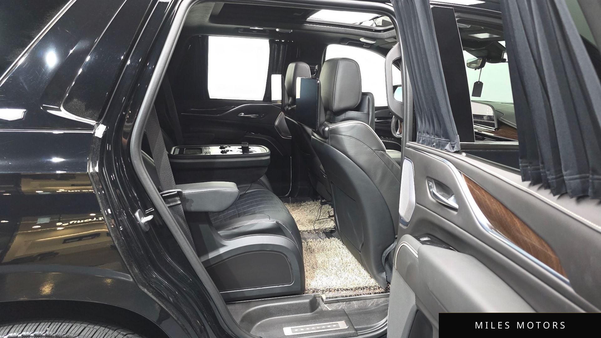 Cadillac Escalade 2023 — миниатюра 12