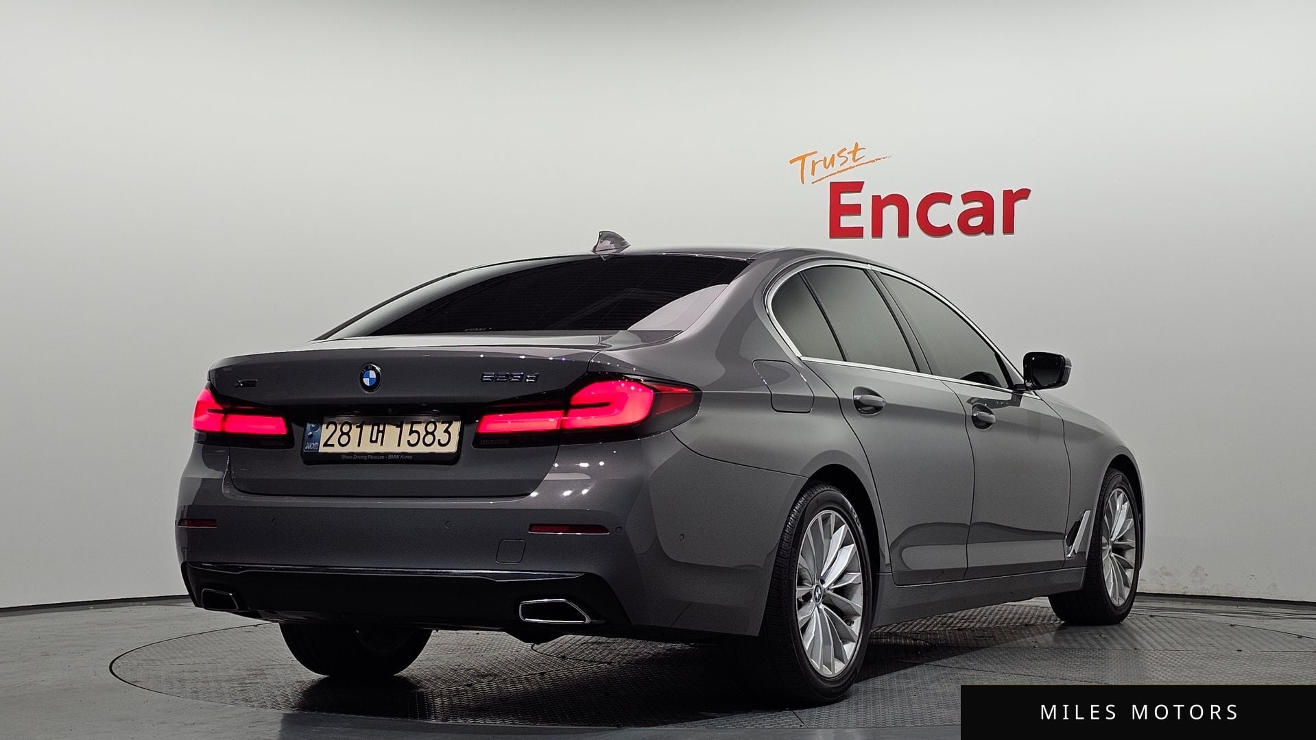 BMW 5 Series (G30) 2022 — миниатюра 2