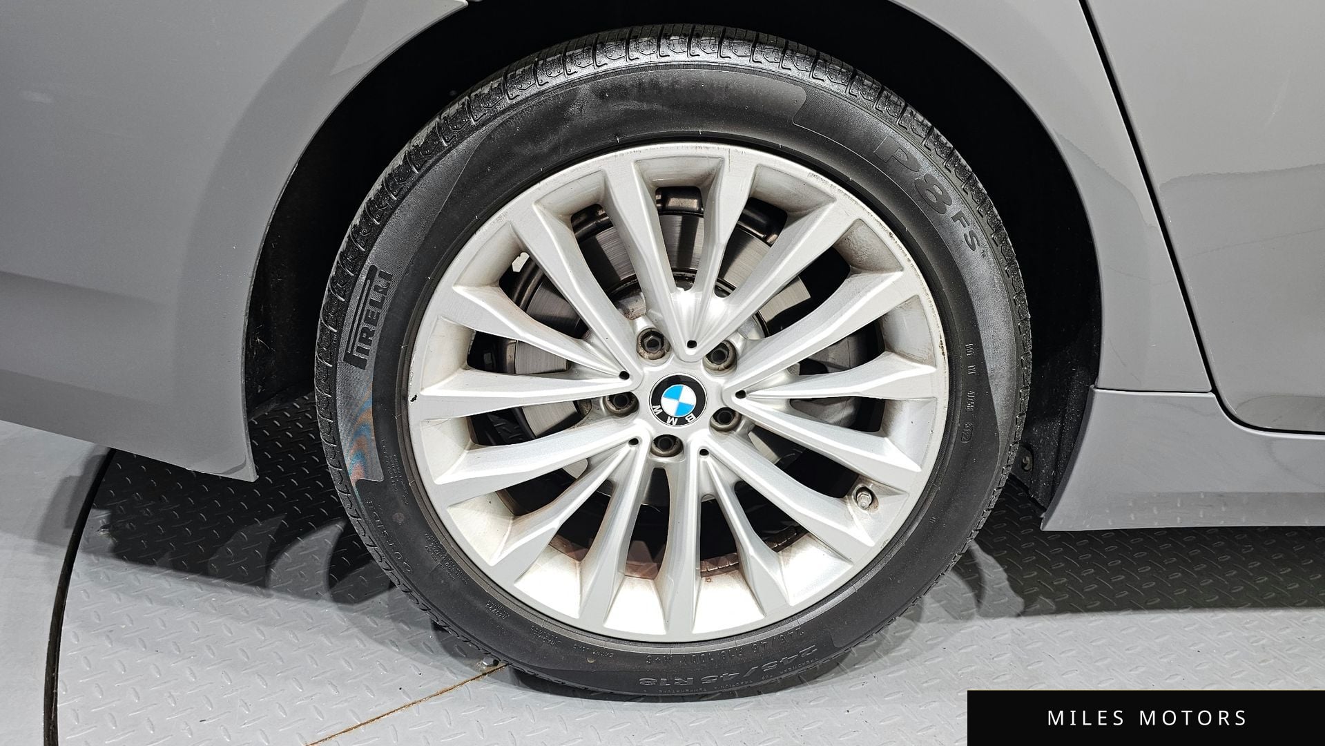 BMW 5 Series (G30) 2022 — миниатюра 5