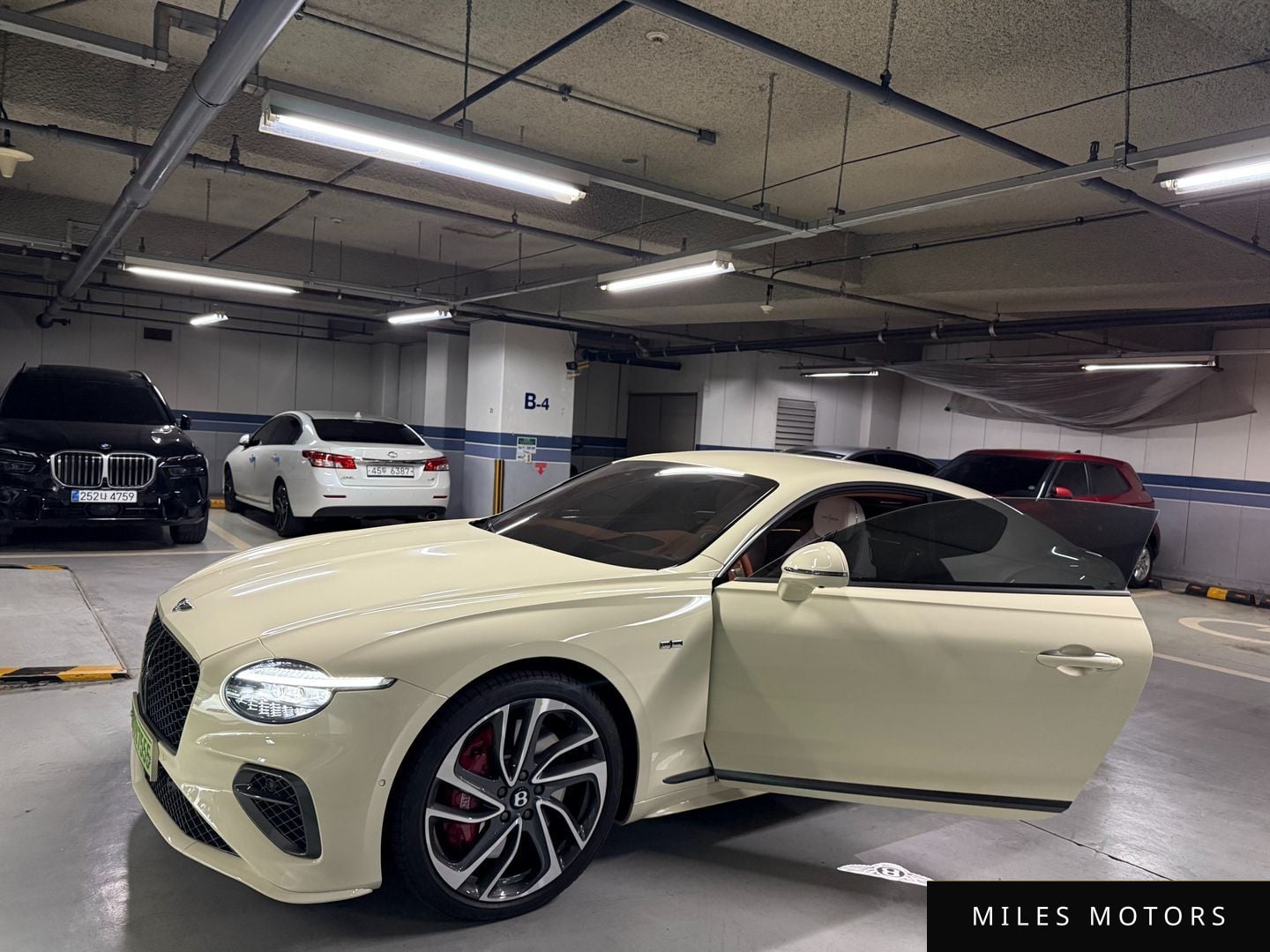 Bentley Continental GT 2025 — миниатюра 8
