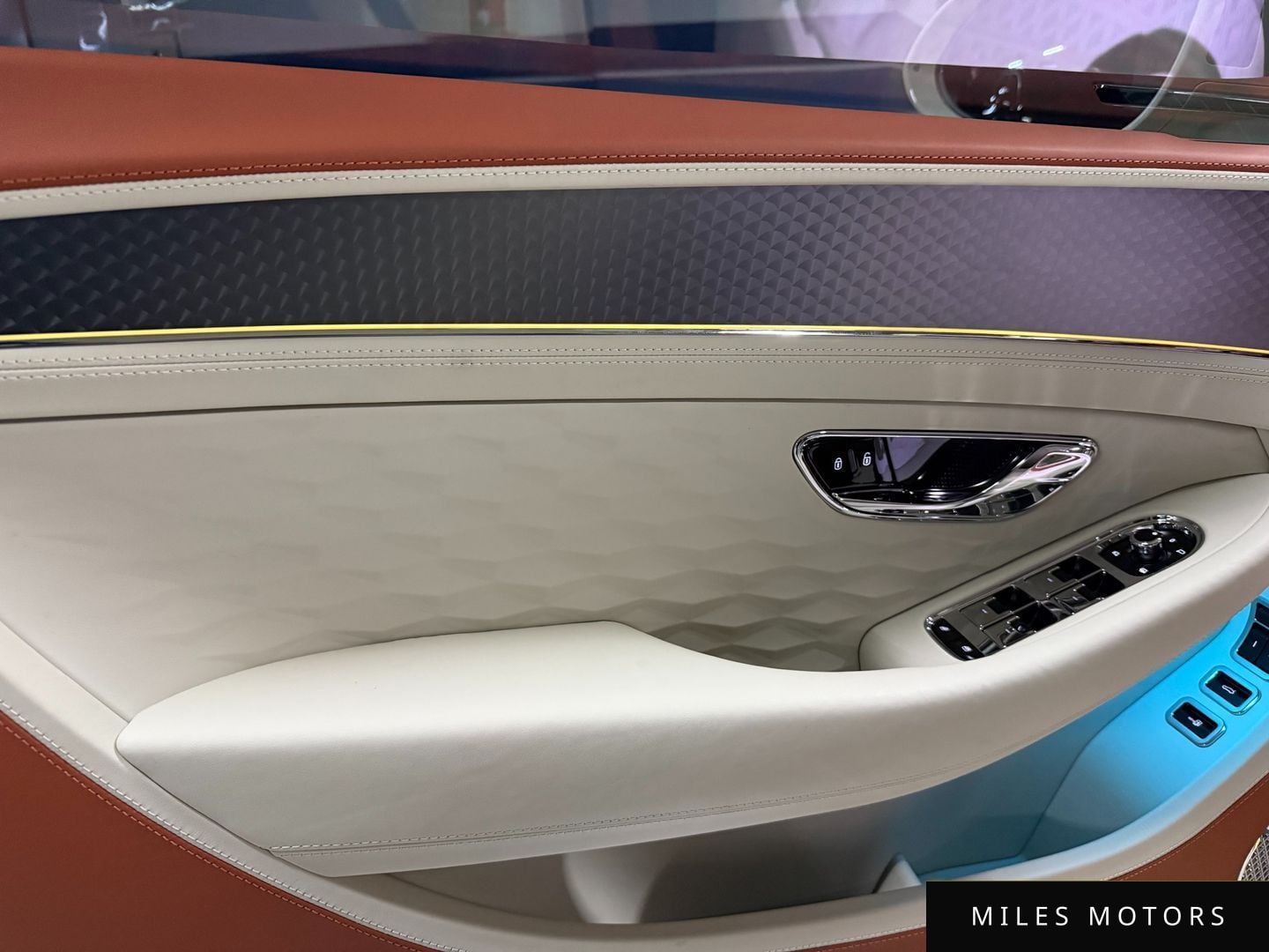 Bentley Continental GT 2025 — миниатюра 12