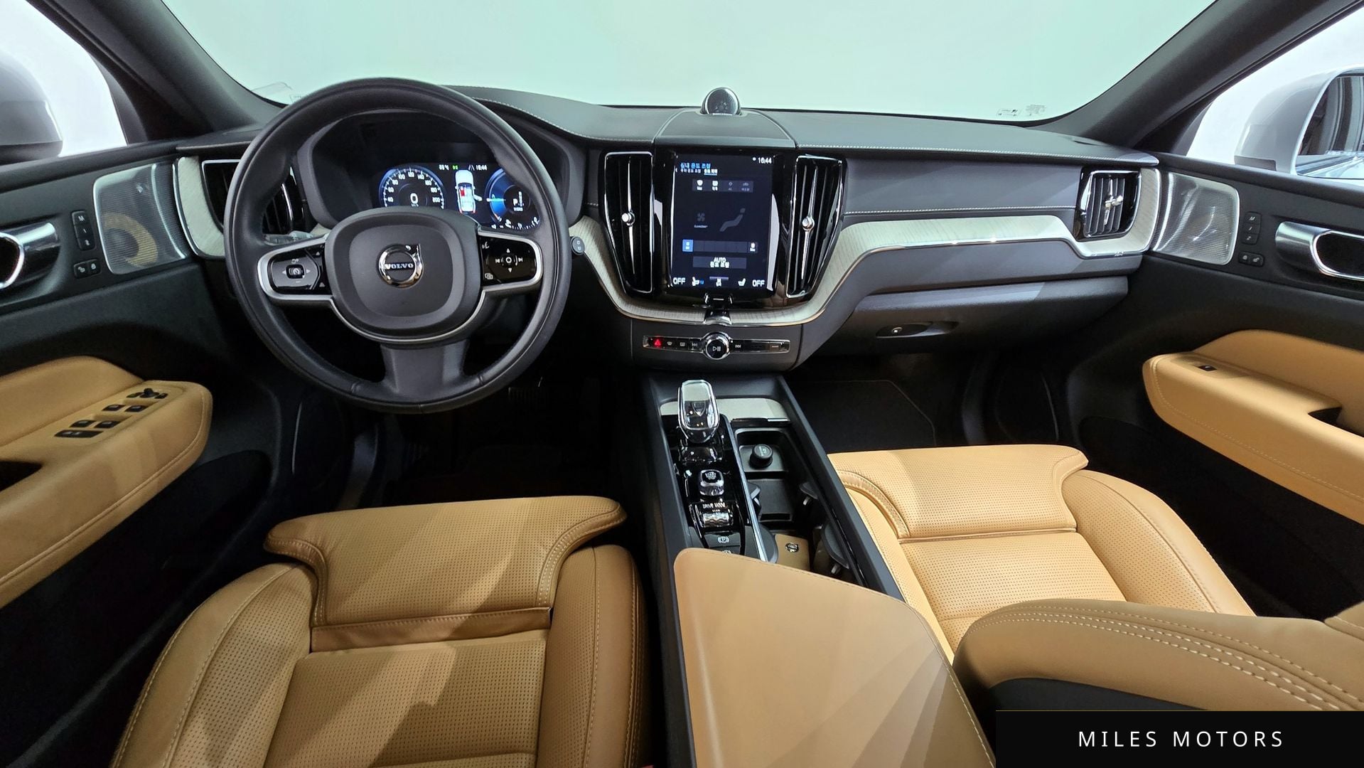 Volvo XC60 2020 — миниатюра 10