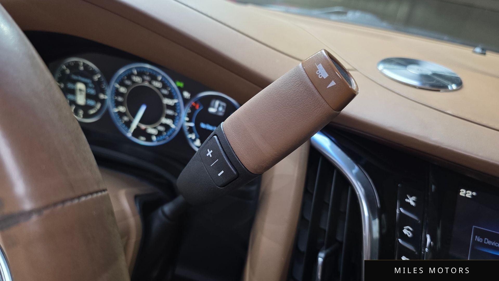 Cadillac Escalade 2015 — миниатюра 9