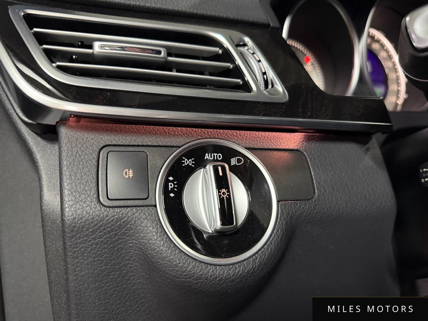 Mercedes-Benz E-Class W212 2015 — миниатюра 18