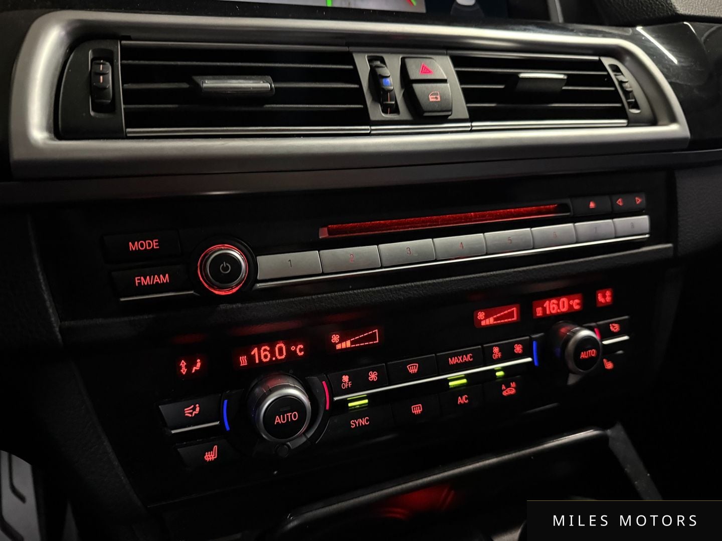 BMW 5 Series (F10) 2015 — миниатюра 11