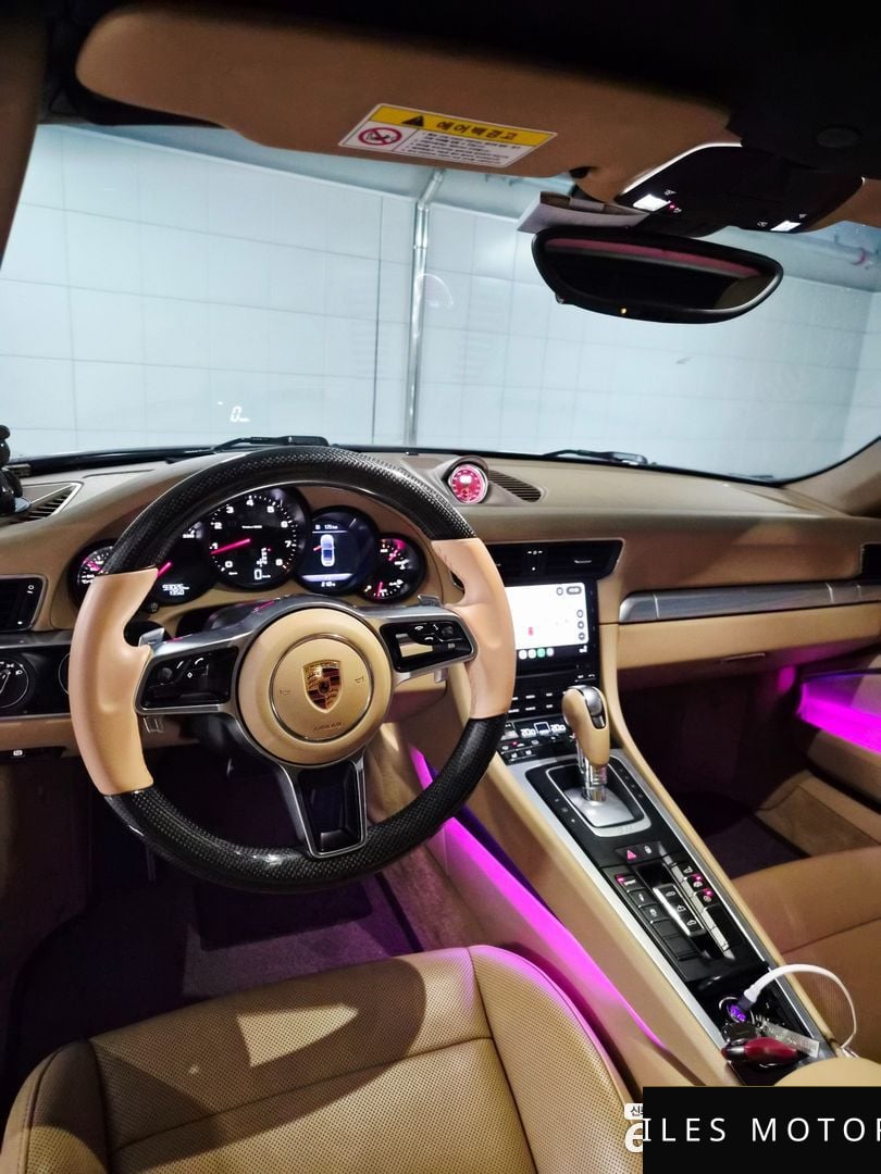 Porsche 911 2017 — миниатюра 7