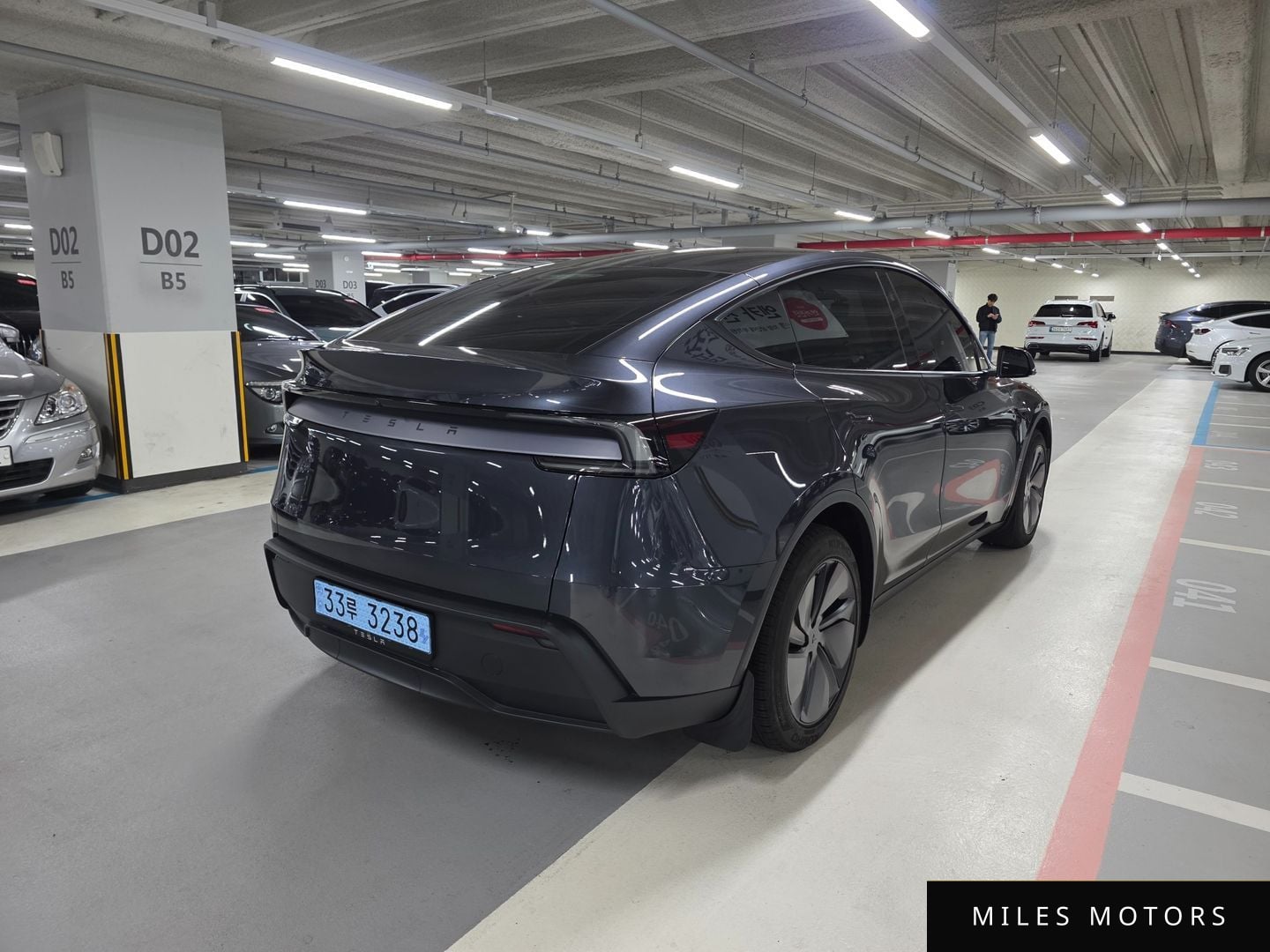 Tesla Model Y 2025 — миниатюра 2
