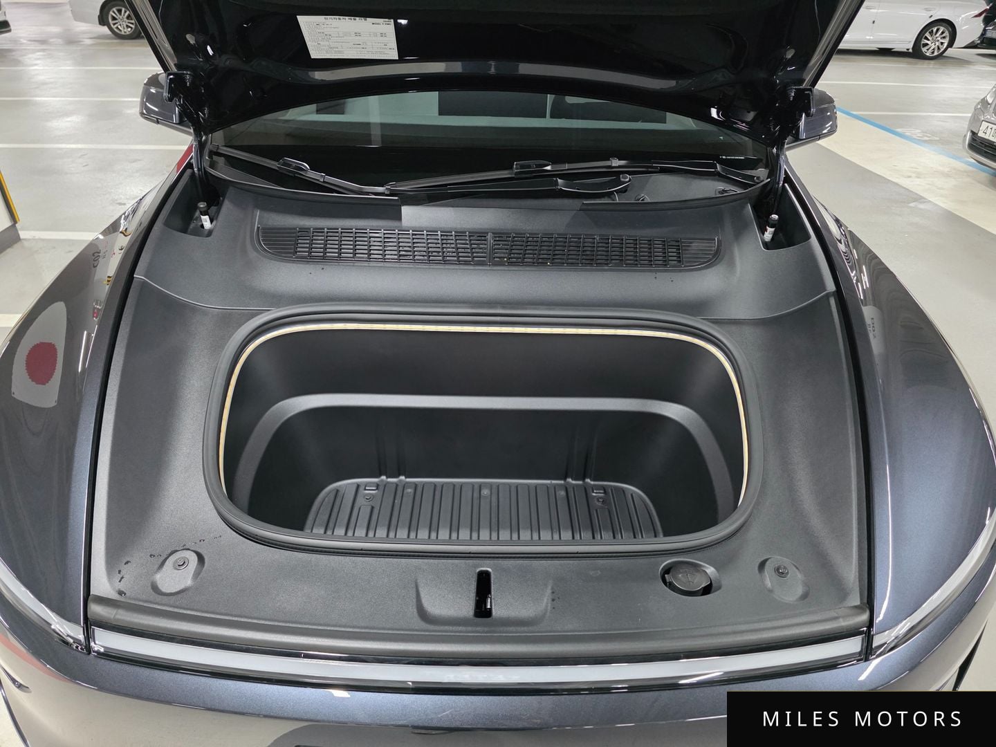 Tesla Model Y 2025 — миниатюра 6