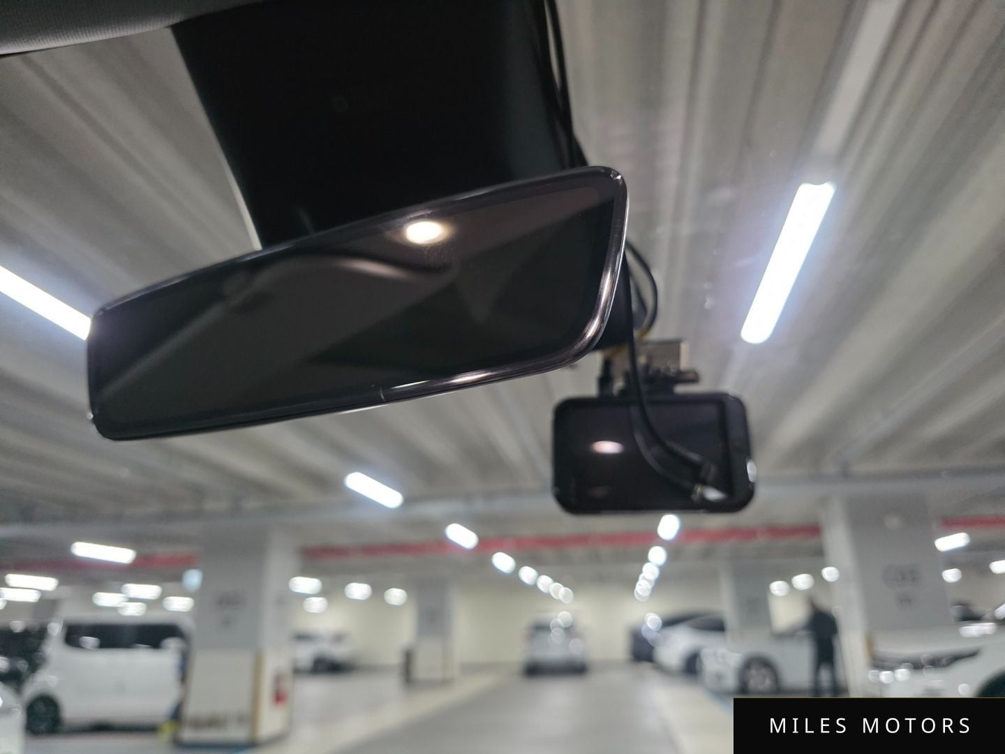 Tesla Model Y 2025 — миниатюра 11