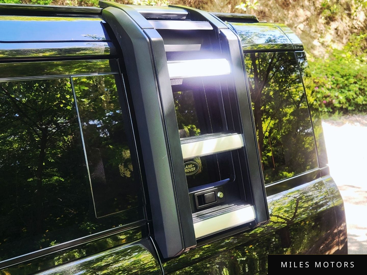 Land Rover Defender 2020 — миниатюра 9