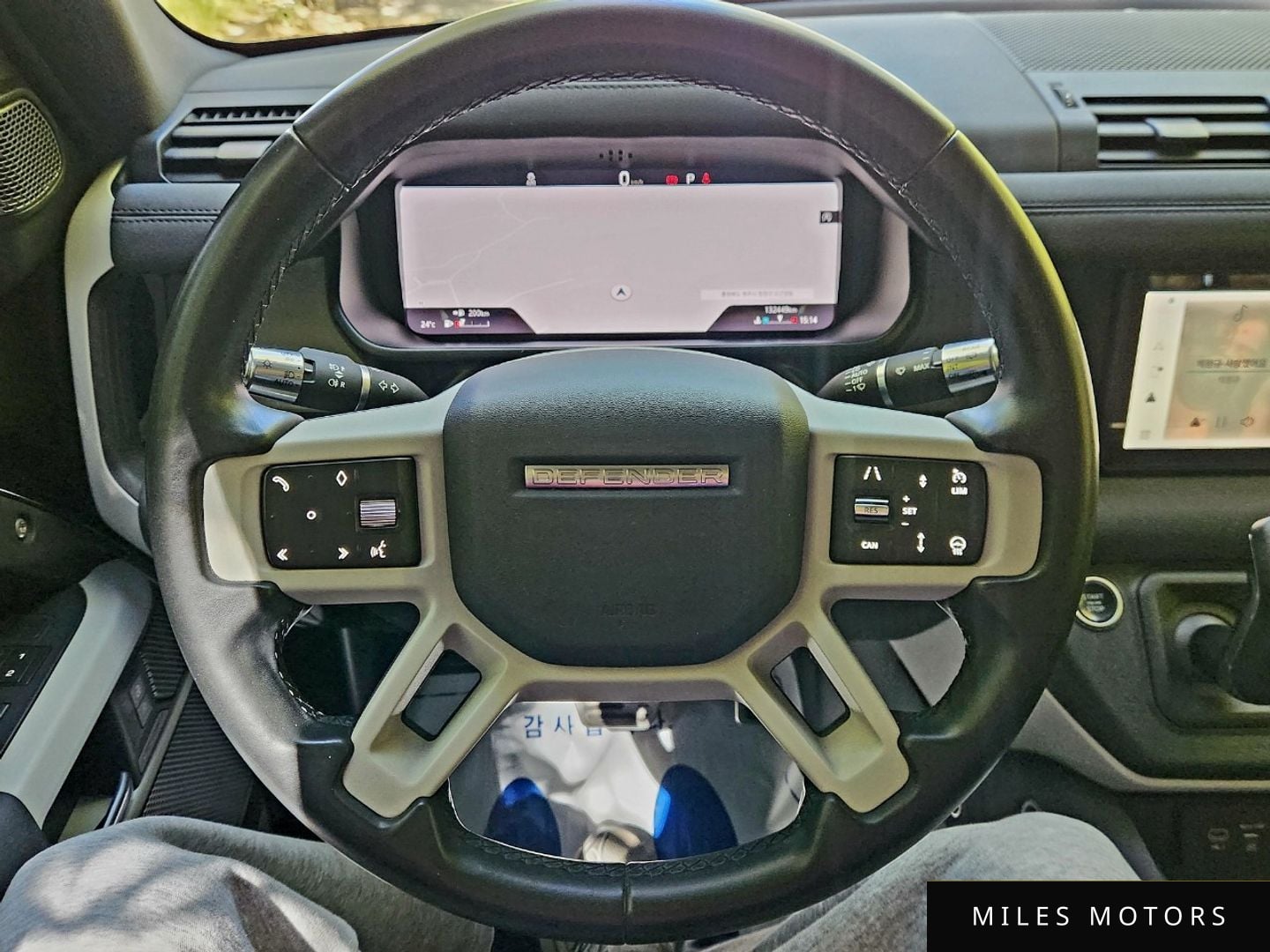 Land Rover Defender 2020 — миниатюра 12