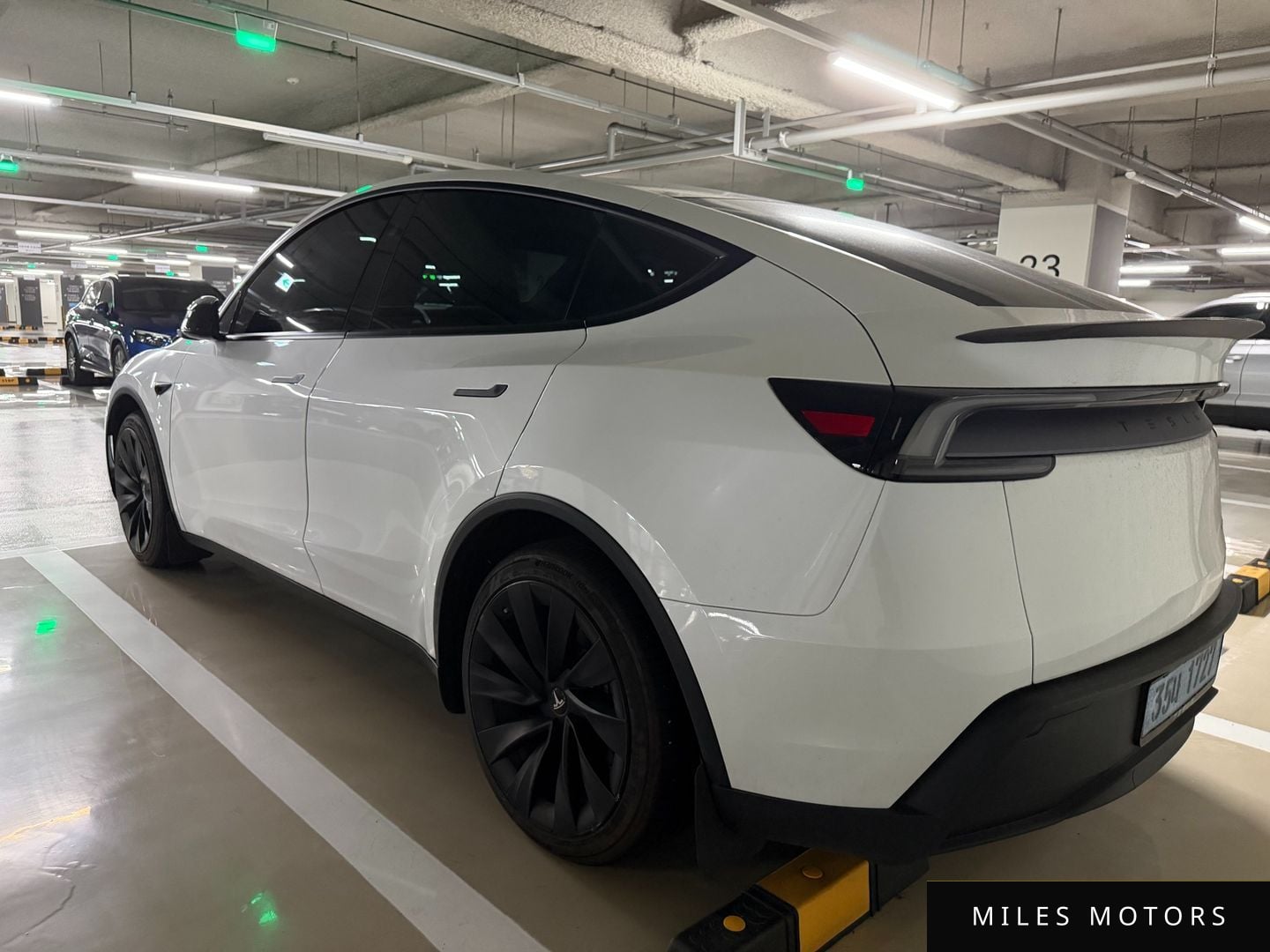 Tesla Model Y 2025 — миниатюра 2
