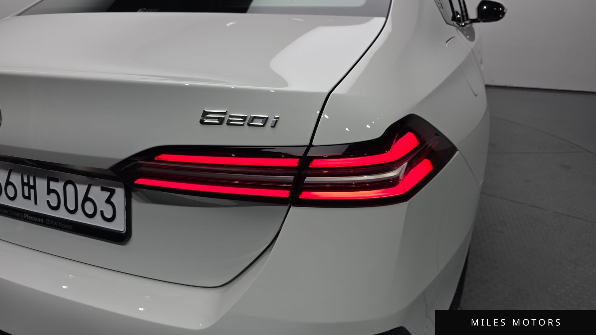 BMW 5 Series (G60) 2025 — миниатюра 9