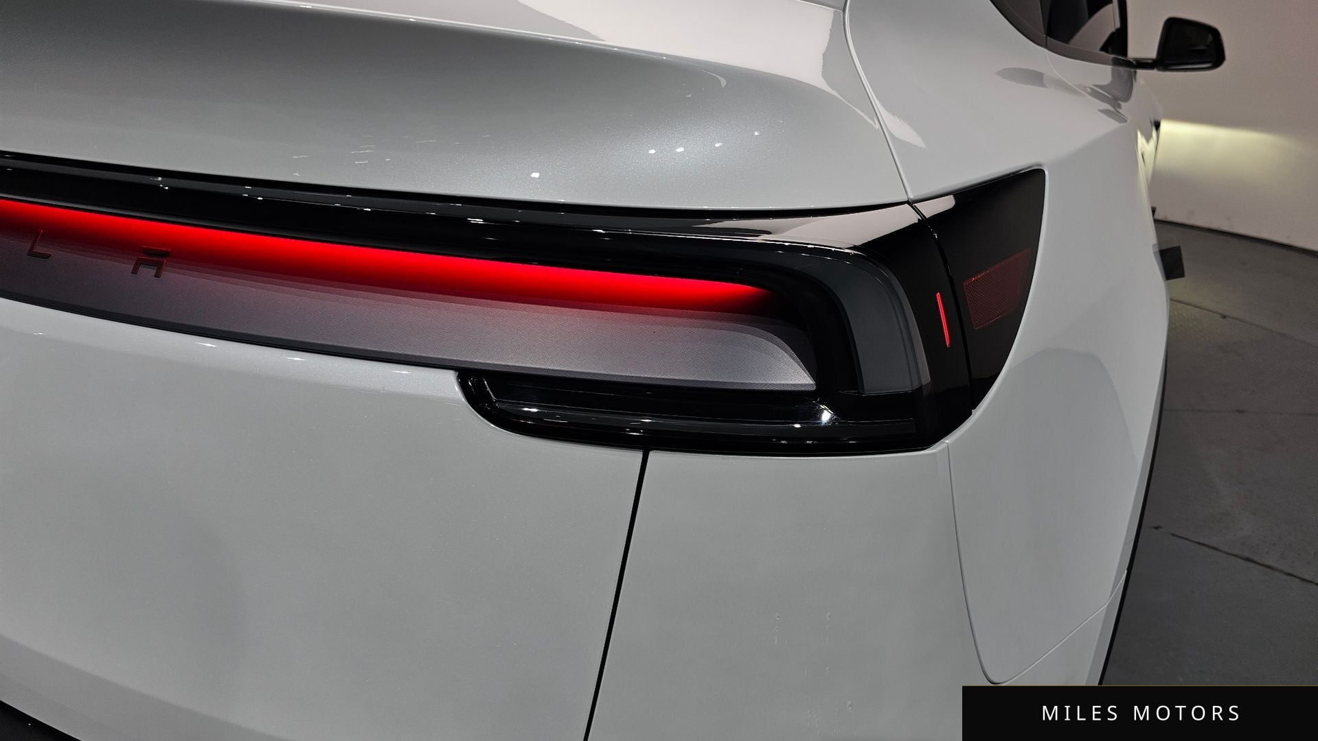 Tesla Model Y 2025 — миниатюра 8