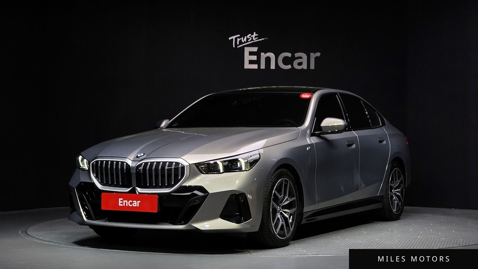BMW 5 Series (G60) 2025 — фото 1 из 12
