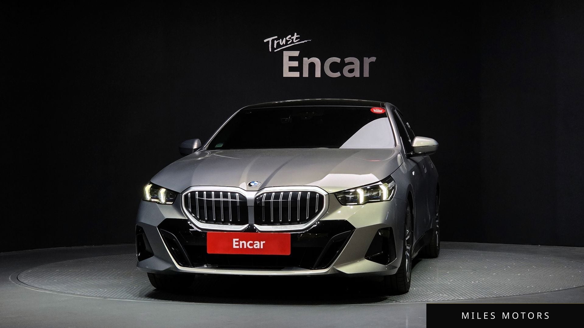 BMW 5 Series (G60) 2025 — миниатюра 3