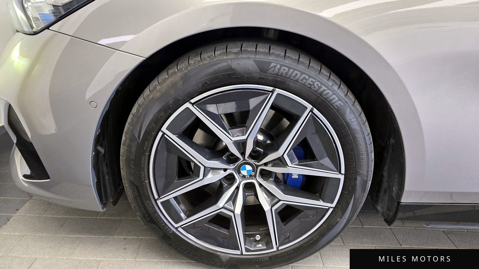 BMW 5 Series (G60) 2025 — миниатюра 5