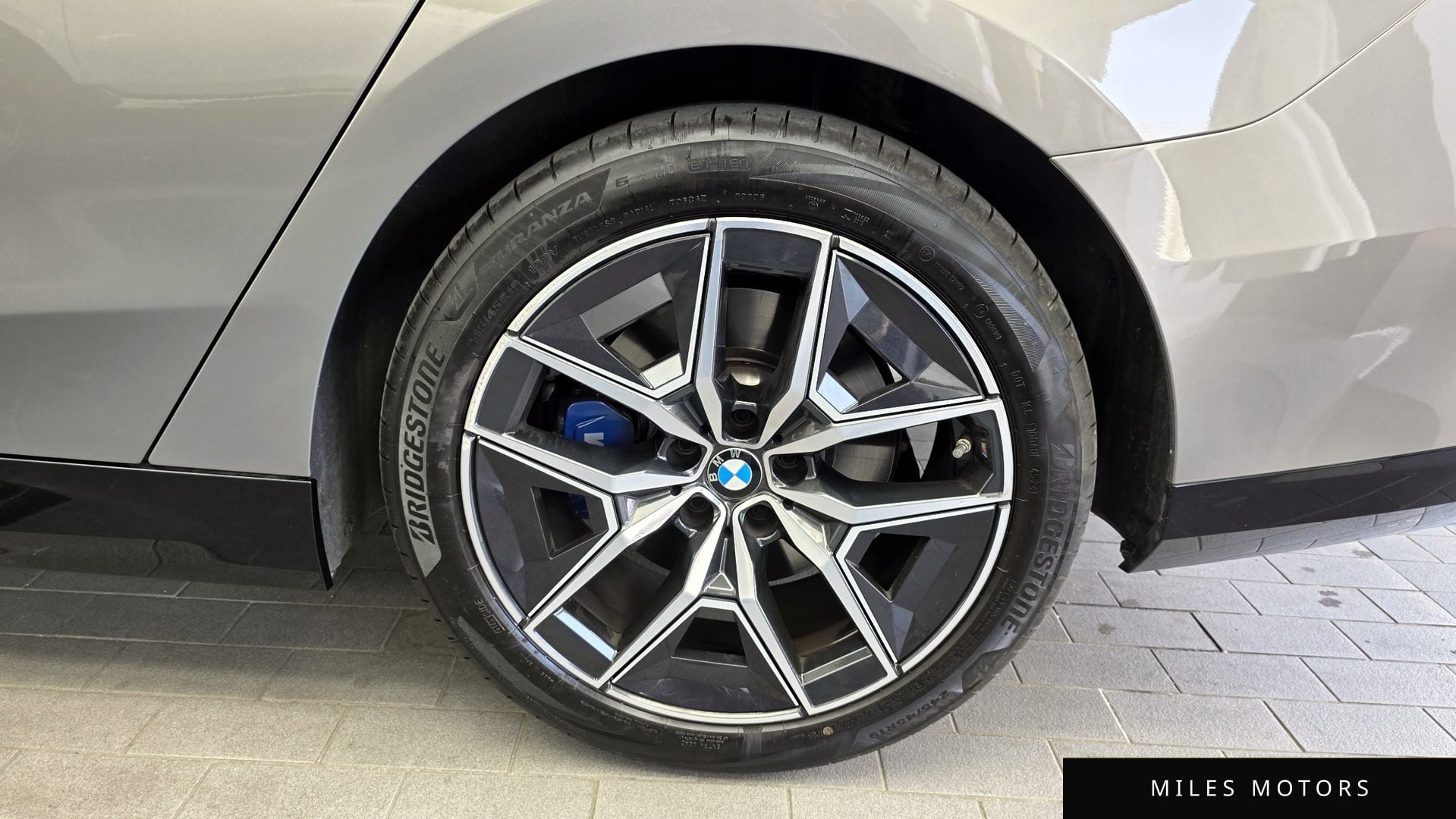 BMW 5 Series (G60) 2025 — миниатюра 7