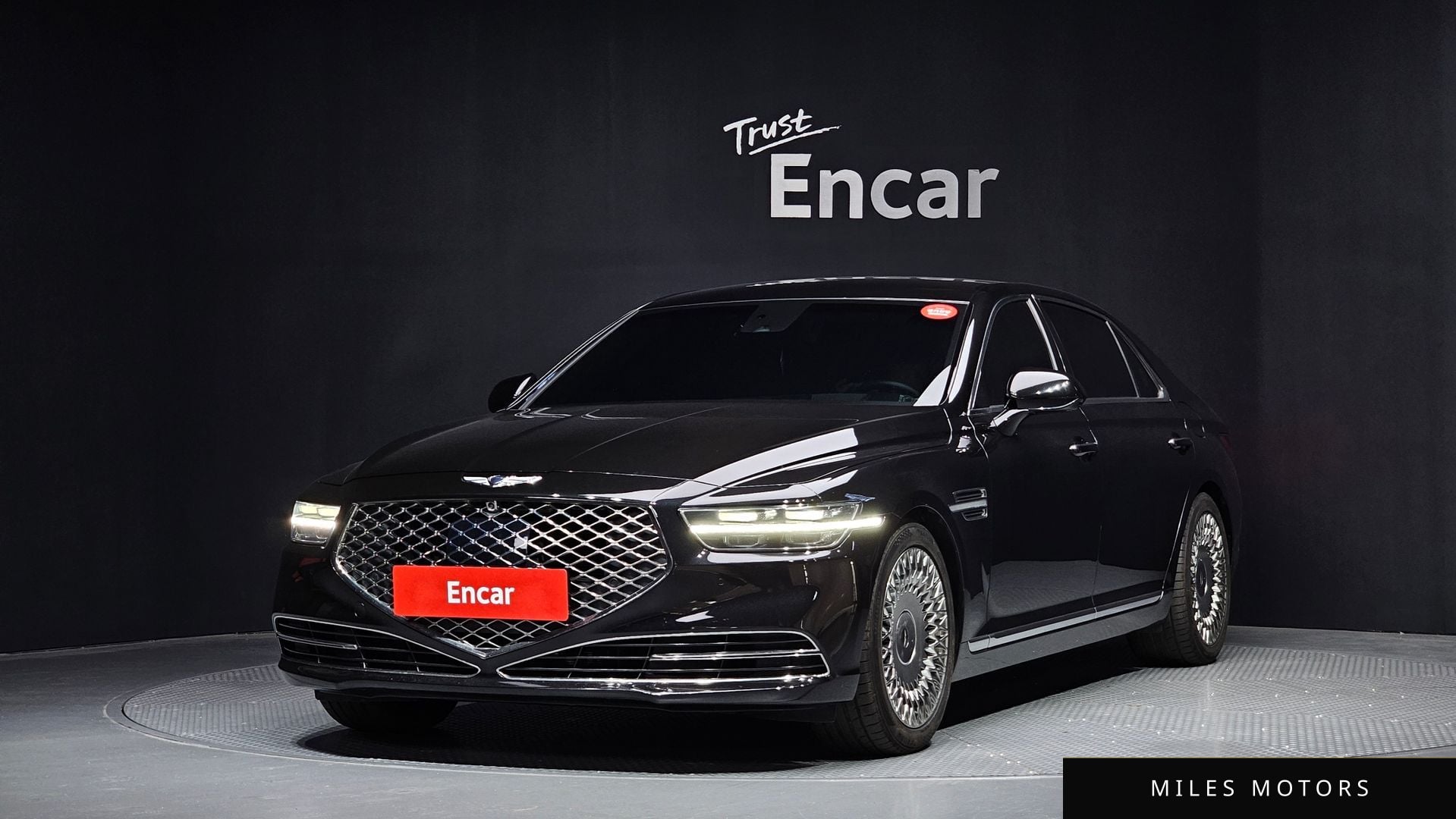 Genesis G90 2019 — фото 1 из 12