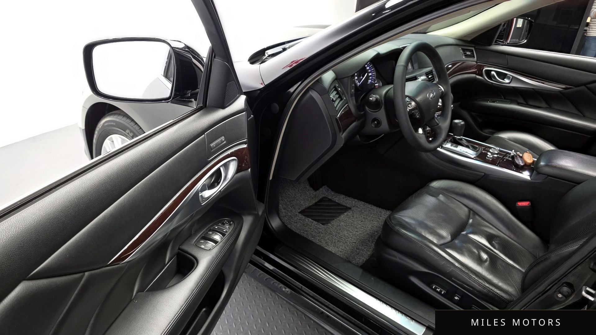 Infiniti M37 2011 — миниатюра 10