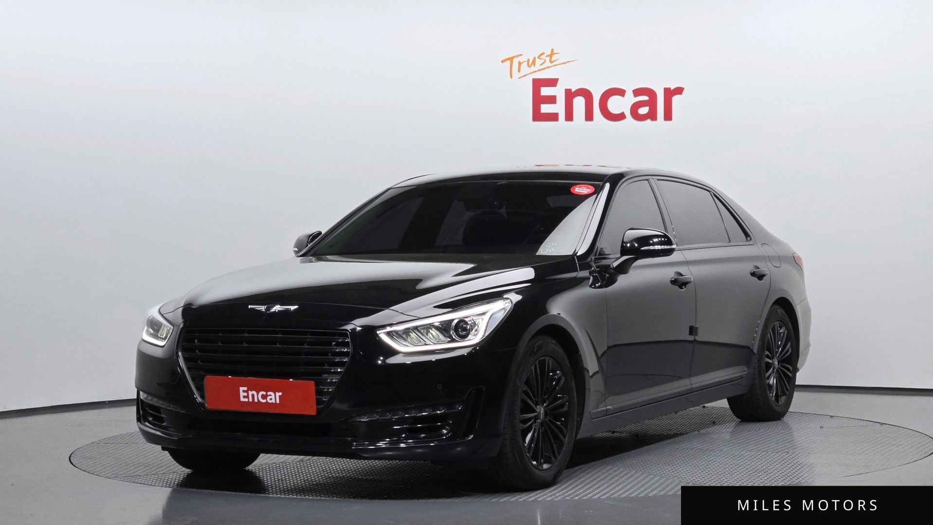 Genesis EQ900 2016 — фото 1 из 12