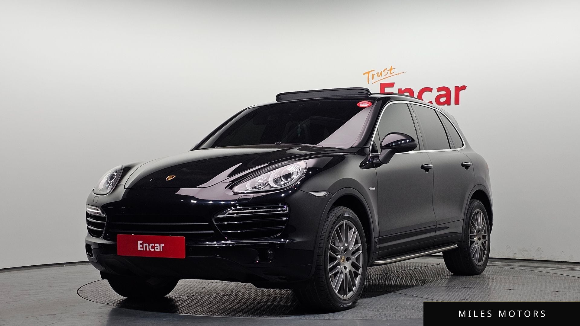 Porsche Cayenne 2012 — фото 1 из 12