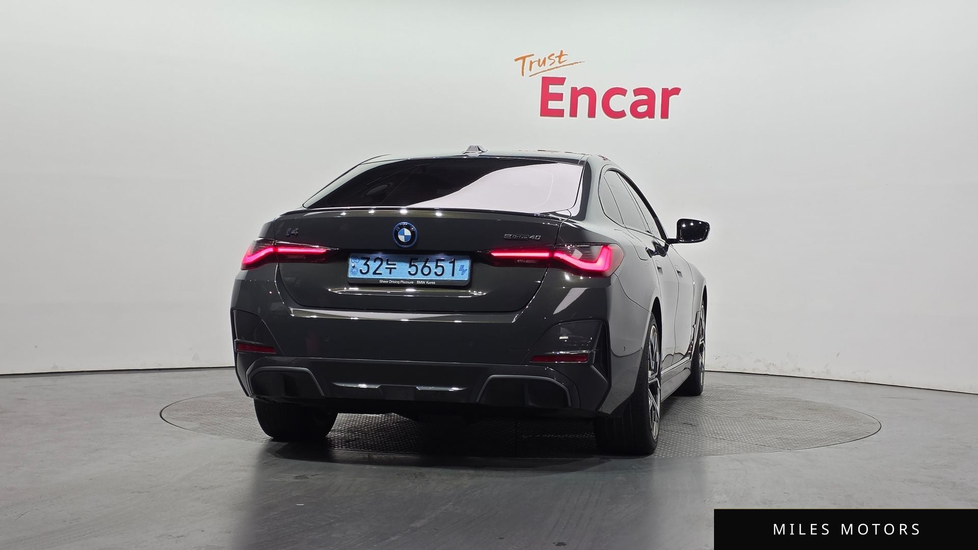 BMW i4 2022 — миниатюра 4