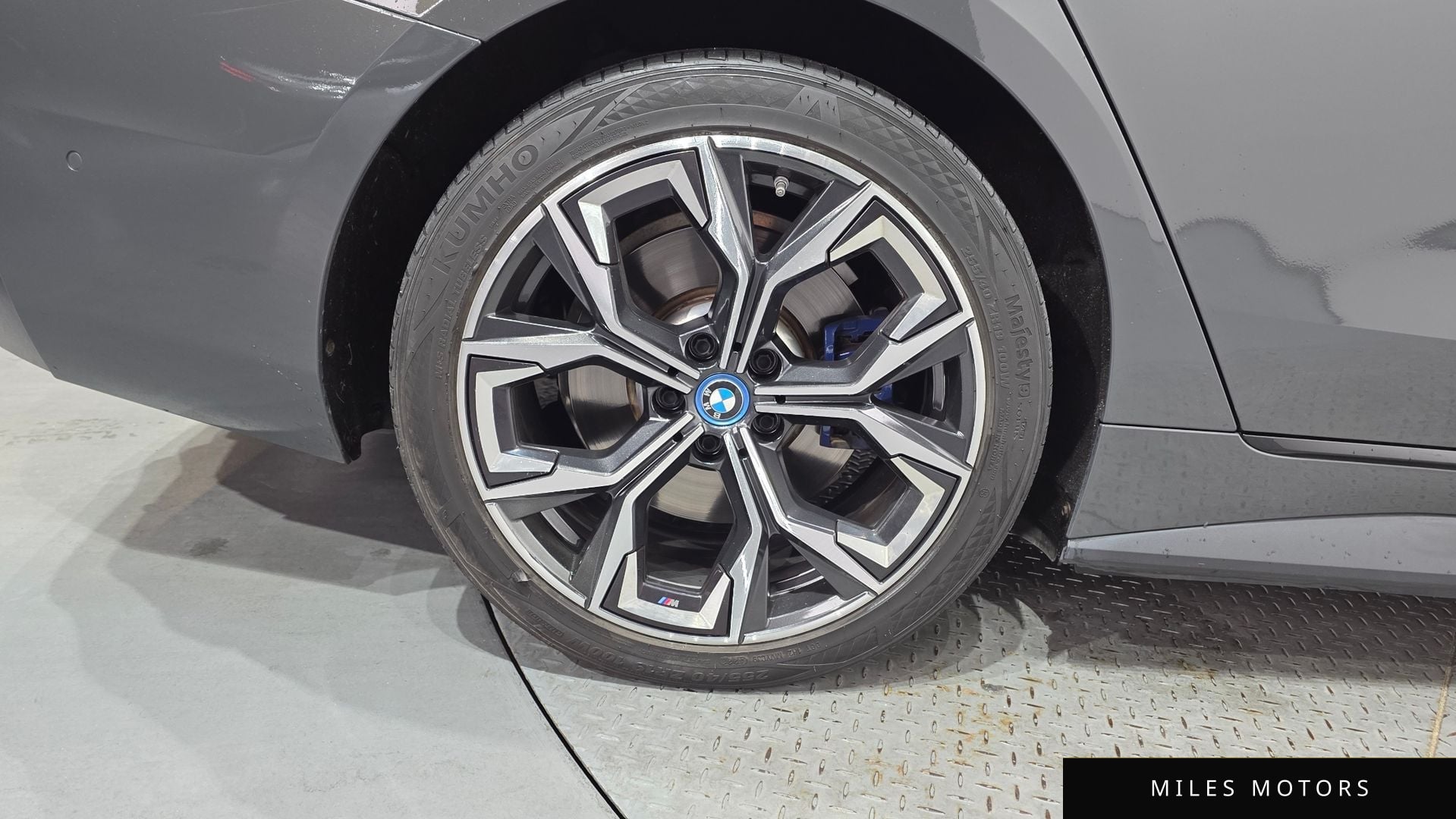 BMW i4 2022 — миниатюра 5