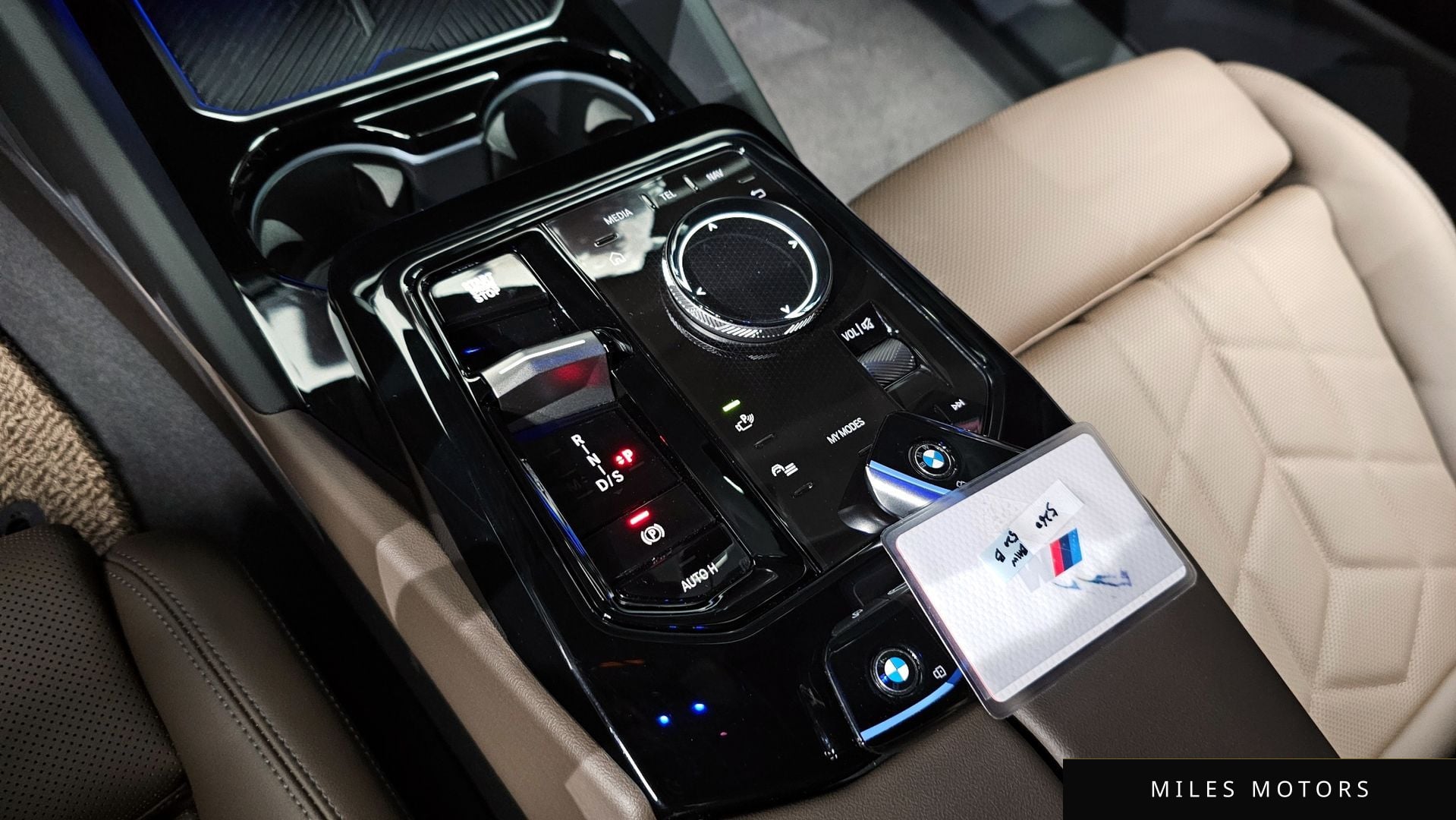 BMW 5 Series (G60) 2024 — миниатюра 12